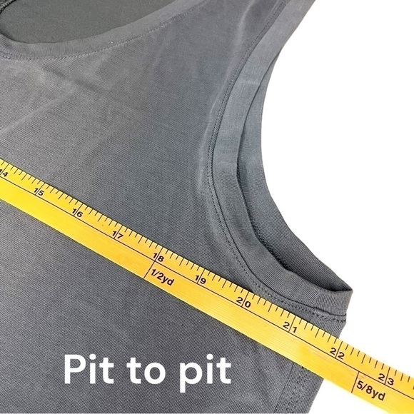 Coord Set: H&M High Waisted Skirt & Banana Republic Tank (Wardrobe Essential) - Picture 13 of 15